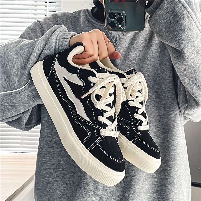 trendy skate shoes men s breathable non slip lace shoes details 0